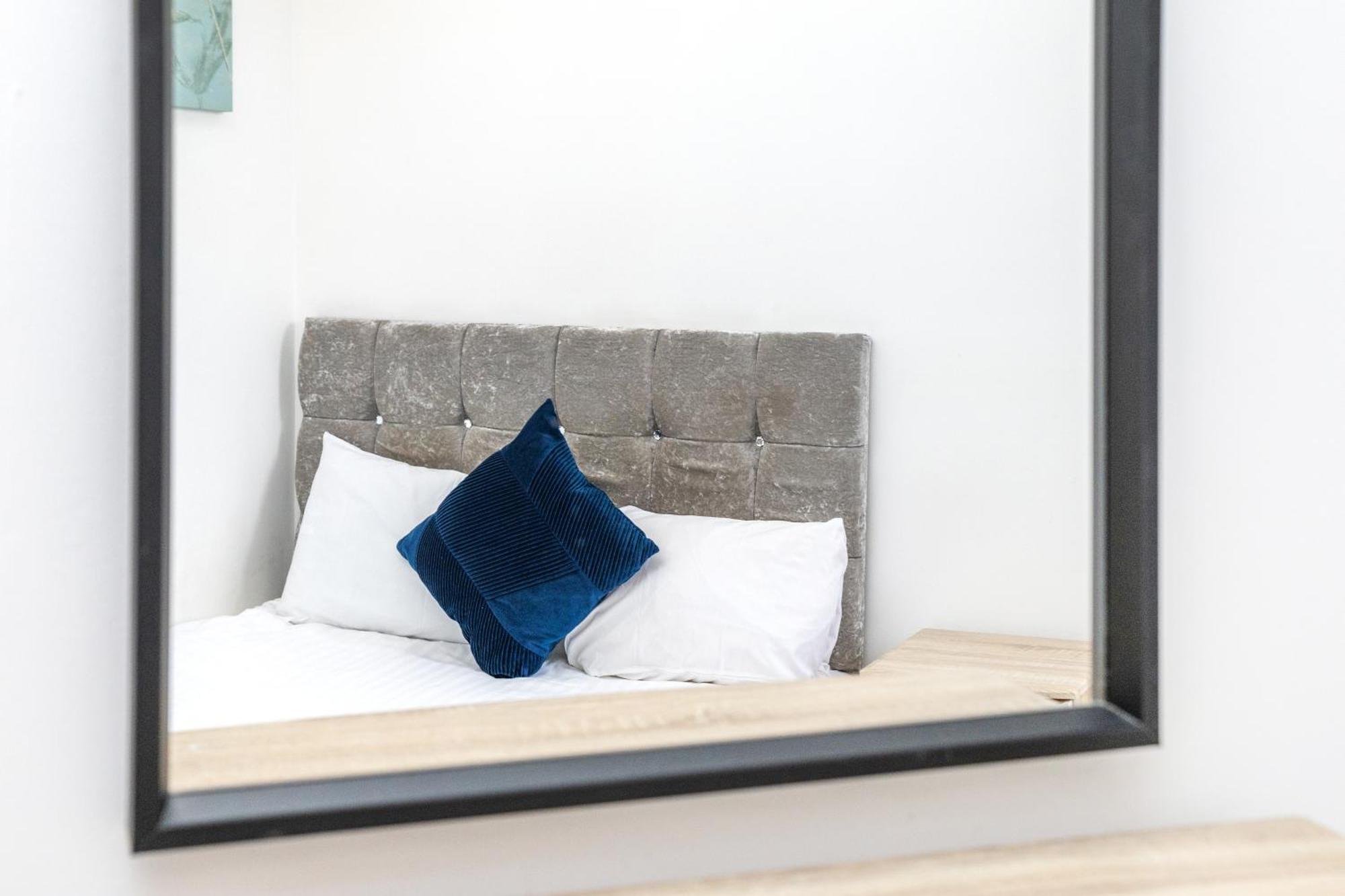 Spacious Apartment Close To City Centre With Secure Parking Leeds  Exterior photo